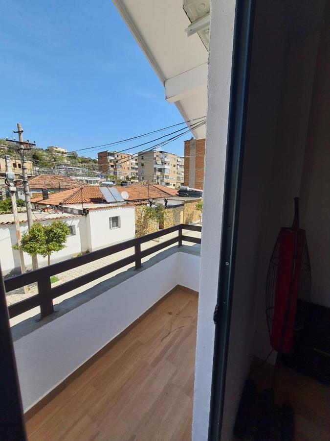 Vila 32 Berat Esterno foto