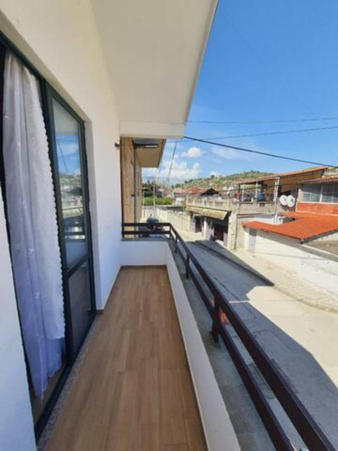 Vila 32 Berat Esterno foto