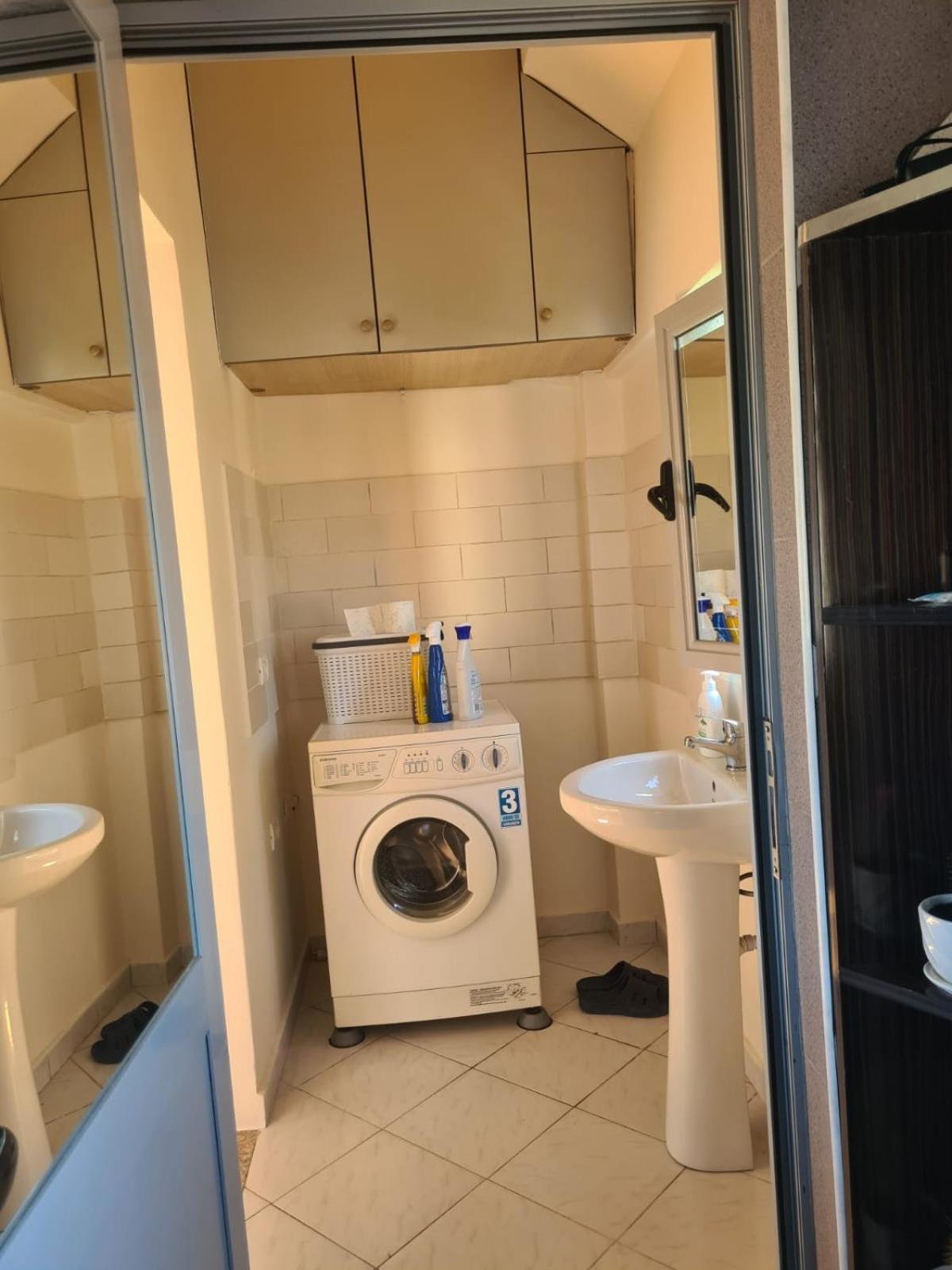 Vila 32 Berat Esterno foto